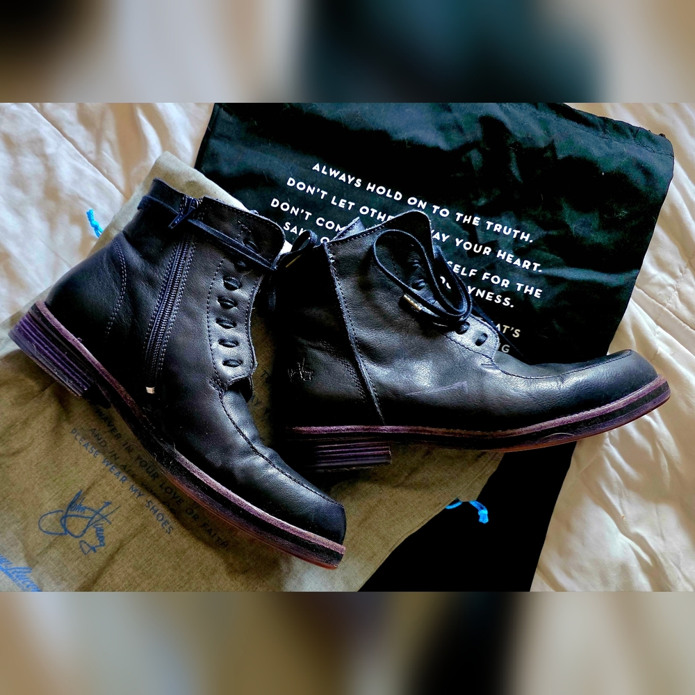 John Fluevog Black Leather Ankle Boots with Purple-Accent Sole
